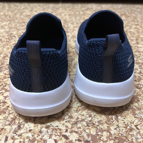 Sketchers’ blue Goga Max shoe - Picture 3 of 4